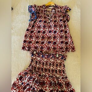 House of Harlow set includes top and skirt